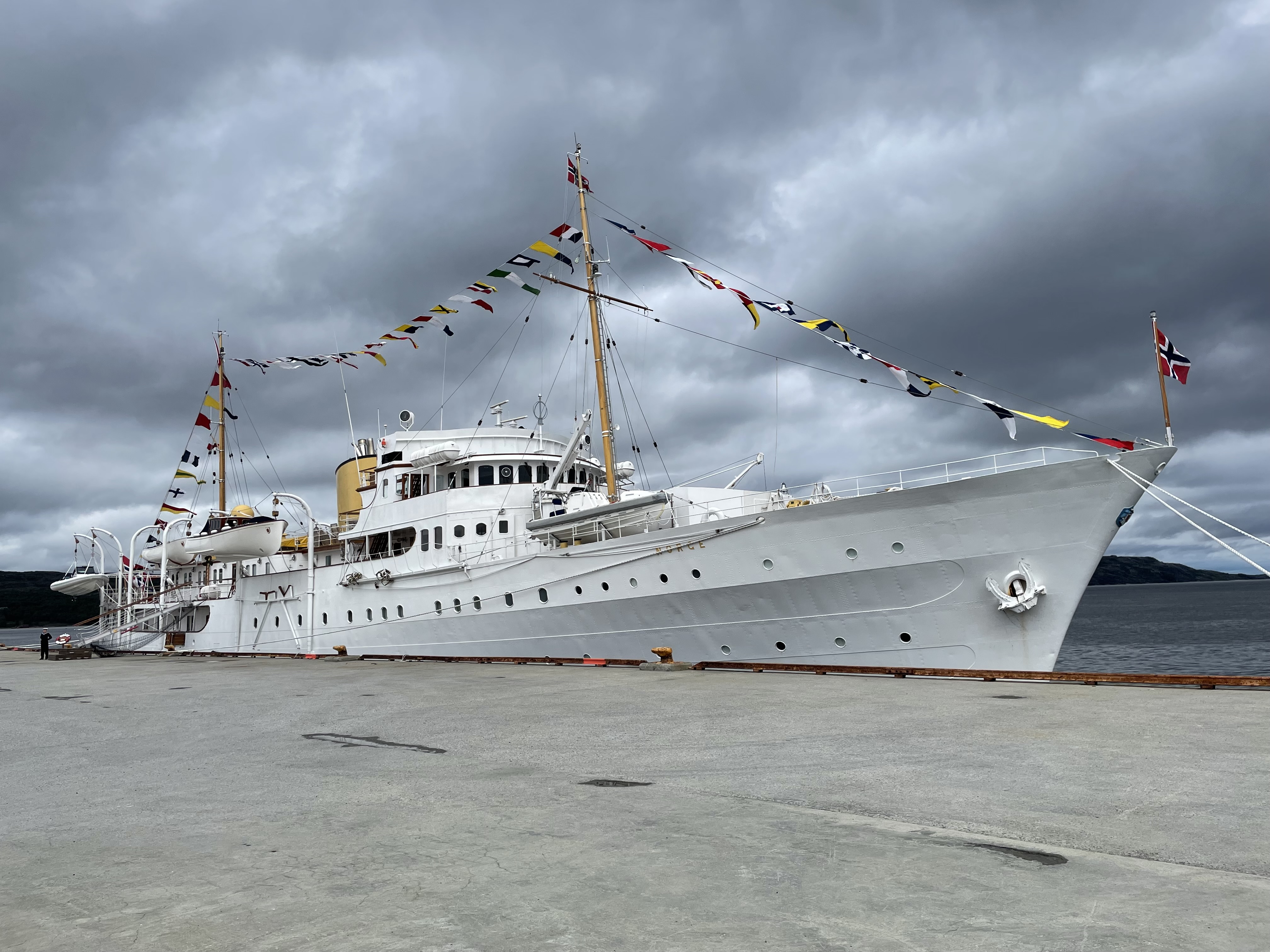 Kongeskipet på besøk i Kirkenes